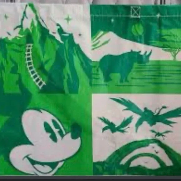 New with tags Disney Animal Kingdom Park Exclusive reusable large tote - Picture 4 of 4